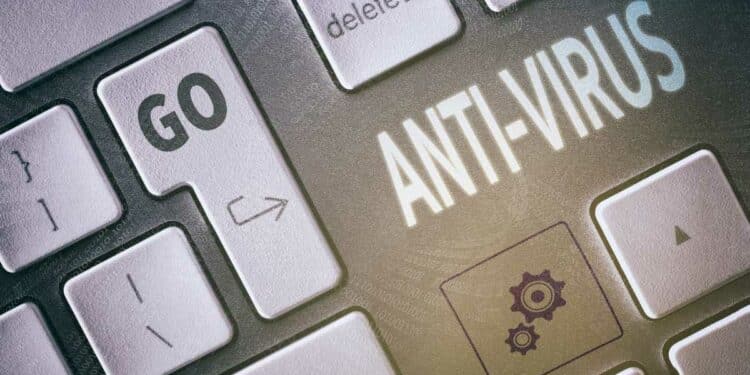 Teclado y mensaje sobre actualización de antivirus