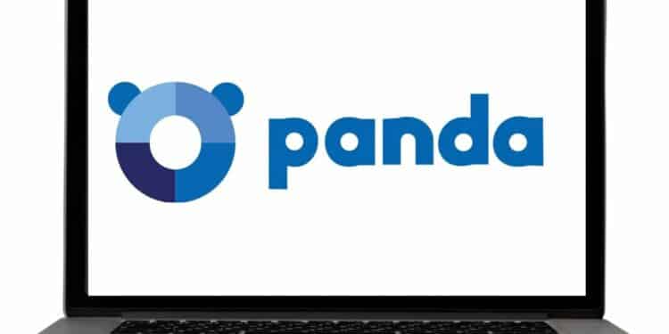 Laptop con el logo de Panda.